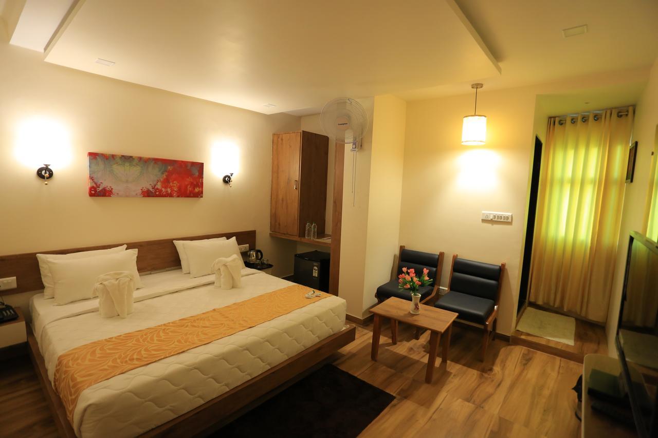 Hotel The Grand Raveta Pātan Esterno foto