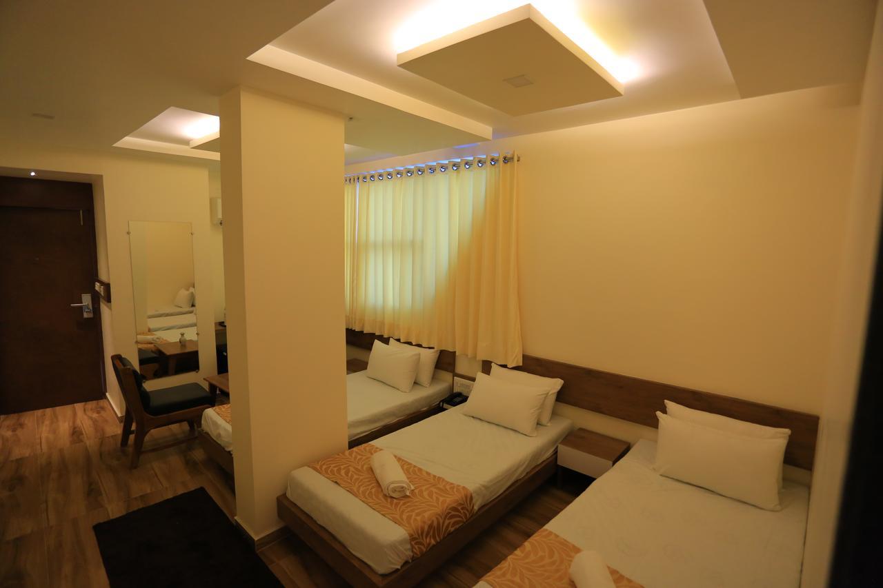 Hotel The Grand Raveta Pātan Esterno foto
